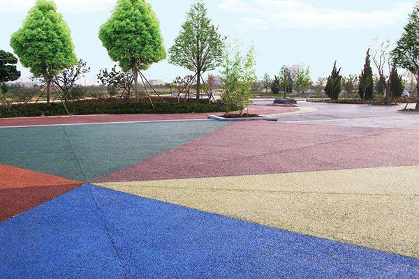 上海舜彩建材科技股份有限公司的前身是上海正迪地坪材料有限公司，是一家集研发、生产、销售、施工于一体的大型地坪及道路行业股份制高新技术企业。舜彩股份拥有上海、西安、成都、北京、广州五家生产基地，参与编制了15项国家标准和行业规范，并拥有18项产品及施工技术专利。舜彩股份总部位于世界经济金融中心----上海市，自成立以来，经过近20年的发展，上海舜彩已经成为华东地区乃至全国地坪及道路行业大的企业之一，并于2018年注册商标苏舜彩。舜彩股份的产品，严格遵照国际标准的质量管理体系及环境管理体系进行生产管理，其产品质量、施工技术均已成为国内地坪涂装及道路铺装行业参照的标准。

舜彩股份拥有近20年地坪施工及道路铺装行业丰富的专业技术经验，生产及施工的产品主要有：环氧地坪系列、聚氨酯地坪系列、防静电地坪系列、塑胶体育地坪系列、密封固化剂地坪系列、硬化耐磨地坪系列、重防腐地坪系列、彩砂地坪系列、环氧磨石地坪系列、水泥自流平浆系列、彩色防滑路面系列、生态透水混凝土系列、艺术压模压印地坪系列等产品，适合于全国各地不同客户的广泛需求。舜彩股份自成立伊始就顺利通过了ISO9001国际质量管理体系，ISO14000国际环境管理体系，ISO18000国际职业健康安全管理体系等一系列国际体系认证，始终致力于保护环境、节约能源，严格遵守各项行业及国家技术标准，始终把安全和环保放在首要位置。舜彩股份生产的材料产品，多次被评为全国工程建材首选品牌，中国著名品牌、舜彩股份更是多次被评为质量、服务、诚信AAAAA级企业、中国地坪施工及道路铺装行业好品牌，凭借多年的诚信经营、励精图治，舜彩股份已经在全国地坪施工及道路铺装行业树立了卓越的信誉和口碑。

舜彩股份目前拥有30支专业的地坪及道路施工队伍，从业人员达到300余名，所有从业人员都接受过舜彩股份的良好培训。不但我们的项目管理人员专业有素，而且稳定、专业的施工队伍和管理队伍，更是保证了舜彩股份在全国范围内同时承接施工多个大型工程。

舜彩股份的产品市场和工程服务已遍及烟草、电子、医药、食品、重工业机械、汽车行业、银行、航空、造纸、化妆品、地下停车场等社会生活的各个领域。我们成功地为广船国际、中烟集团、江淮汽车、马牌轮胎、特变电工集团、世博会展馆、比亚迪、通用电气、通用汽车、英特尔、松下电器、上海大众、三星半导体、南京紫峰大厦、万达广场、美特斯邦威、可口可乐、一汽集团、伟创力、上海电厂、秦山核电站、宝钢集团、杜邦、陶氏化学、恩华药业、韩泰轮胎、上海建工集团、恒大、新城、万科、绿地、德基、中信、金鹰等国内外著名企业提供了优质的产品及精良的施工服务。无论从产品质量、技术方案，还是到现场施工、售后服务，我们都能把每个环节做到尽善尽美。

舜彩股份依据强大的服务网络和公司实力，20年来，在全国范围内完成了超过6000项各类地坪及道路铺装工程，工程总量超过5000万平方米，并涉足非洲，澳洲，南美洲，东南亚市场。2017年，舜彩股份的营业额达到空前的4.59亿元人民币，我们的客户从民营企业到世界500强，遍布全国各地，舜彩股份用良好的产品质量和工程服务赢得了全体客户的一致好评。

近20年来，舜彩股份一直以高品质的材料产品和精良的工程服务为业界树立了典范，以严谨的想象力和高效的执行力为广大客户带来了极佳的满意服务。作为极具责任感的社会企业，舜彩股份始终坚持以客户为中心，随时随地准备为广大客户提供各种专业的技术咨询及工程服务，为广大客户解决各种各样的疑难问题，真正做到无愧于全球客户给予我们的美誉。