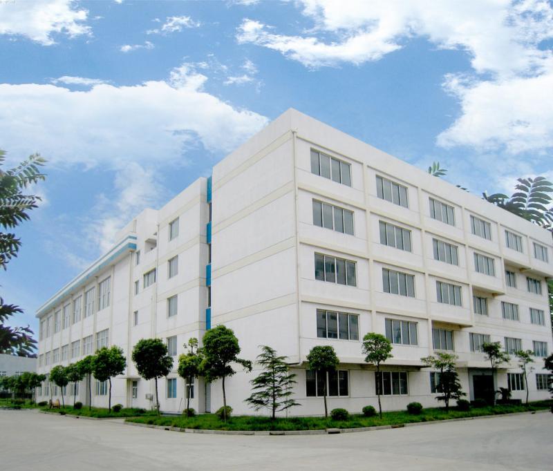 中山市耐氟龙金属制品有限公司—位于中山市三角镇金三大道西3号，厂房面积3000平方米。是一家专注于高性能铁氟龙喷涂、(化工设备防腐内衬四氟)的大型加工厂家。

公司拥用大小规格烤炉共8台，其中最大规格的工业烤炉长8米、宽3.5米、高3.5米，喷砂机2台，喷粉机、喷枪30台。可满足各行业不同规格产品的喷涂作业，现有设备年产量可达到千万以上。公司原材料采用美国杜邦-Teflon、华福xylan-PTFE、SOLVAY-halar(ECTFE)、日本大金DALKN、奥绮斯摩、台湾惠宝龙等国内外大型铁氟龙涂料供应厂家，保证产品涂层的高品质质量。
铁氟龙喷涂厚度在不同领域上可以从15微米至1500微米，能满足客户在不同领域的需求而选择不同特性涂料涂层加工，特氟龙有着防腐蚀性、高纯度洁净性、不粘性、自润滑性、耐磨性、耐高低温性（-193℃至260℃）、绝缘性等，在各工业中（半导体行业，制药行业，化工行业，锂电池设备行业、电镀清洗行业、橡胶硅胶行业，）等都能有使用到它的地方。
                                            
公司始终坚持“科技先导，品质第一，精益求精，用户至上，诚实取信，服务尽善尽美”的宗旨，竭诚欢迎国内外新老客户合作，携手共进共创辉煌。