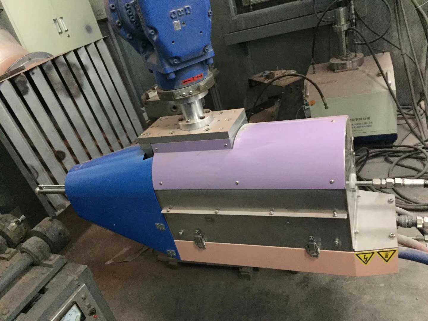 表面处理技术是一种通过不同工艺将特殊材料沉积于零件表面，使该零件表面具有特殊性能的工艺过程。表面处理技术以材料科学为基础，横跨机械物理、流体力学、自动化等多个学科，并广泛应用于航空航天、发电、汽车、石油石化、半导体、水处理、机械制造、医疗器具、再制造、替代镀铬等领域。表面处理技术除热喷涂外，还包括火焰喷焊、冷喷涂、激光熔敷、等离子堆焊、热处理、气相沉积、真空离子镀、微弧氧化、电镀、刷镀等工艺。

　　精诚所至，金石为开，常州市垣发机械科技有限公司将以我们的精诚之心迎接每一位客户！并共同开创互赢的合作和可持续发展的未来！