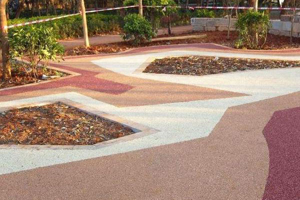 上海舜彩建材科技股份有限公司的前身是上海正迪地坪材料有限公司，是一家集研发、生产、销售、施工于一体的大型地坪及道路行业股份制高新技术企业。舜彩股份拥有上海、西安、成都、北京、广州五家生产基地，参与编制了15项国家标准和行业规范，并拥有18项产品及施工技术专利。舜彩股份总部位于世界经济金融中心----上海市，自成立以来，经过近20年的发展，上海舜彩已经成为华东地区乃至全国地坪及道路行业大的企业之一，并于2018年注册商标苏舜彩。舜彩股份的产品，严格遵照国际标准的质量管理体系及环境管理体系进行生产管理，其产品质量、施工技术均已成为国内地坪涂装及道路铺装行业参照的标准。

舜彩股份拥有近20年地坪施工及道路铺装行业丰富的专业技术经验，生产及施工的产品主要有：环氧地坪系列、聚氨酯地坪系列、防静电地坪系列、塑胶体育地坪系列、密封固化剂地坪系列、硬化耐磨地坪系列、重防腐地坪系列、彩砂地坪系列、环氧磨石地坪系列、水泥自流平浆系列、彩色防滑路面系列、生态透水混凝土系列、艺术压模压印地坪系列等产品，适合于全国各地不同客户的广泛需求。舜彩股份自成立伊始就顺利通过了ISO9001国际质量管理体系，ISO14000国际环境管理体系，ISO18000国际职业健康安全管理体系等一系列国际体系认证，始终致力于保护环境、节约能源，严格遵守各项行业及国家技术标准，始终把安全和环保放在首要位置。舜彩股份生产的材料产品，多次被评为全国工程建材首选品牌，中国著名品牌、舜彩股份更是多次被评为质量、服务、诚信AAAAA级企业、中国地坪施工及道路铺装行业好品牌，凭借多年的诚信经营、励精图治，舜彩股份已经在全国地坪施工及道路铺装行业树立了卓越的信誉和口碑。

舜彩股份目前拥有30支专业的地坪及道路施工队伍，从业人员达到300余名，所有从业人员都接受过舜彩股份的良好培训。不但我们的项目管理人员专业有素，而且稳定、专业的施工队伍和管理队伍，更是保证了舜彩股份在全国范围内同时承接施工多个大型工程。

舜彩股份的产品市场和工程服务已遍及烟草、电子、医药、食品、重工业机械、汽车行业、银行、航空、造纸、化妆品、地下停车场等社会生活的各个领域。我们成功地为广船国际、中烟集团、江淮汽车、马牌轮胎、特变电工集团、世博会展馆、比亚迪、通用电气、通用汽车、英特尔、松下电器、上海大众、三星半导体、南京紫峰大厦、万达广场、美特斯邦威、可口可乐、一汽集团、伟创力、上海电厂、秦山核电站、宝钢集团、杜邦、陶氏化学、恩华药业、韩泰轮胎、上海建工集团、恒大、新城、万科、绿地、德基、中信、金鹰等国内外著名企业提供了优质的产品及精良的施工服务。无论从产品质量、技术方案，还是到现场施工、售后服务，我们都能把每个环节做到尽善尽美。

舜彩股份依据强大的服务网络和公司实力，20年来，在全国范围内完成了超过6000项各类地坪及道路铺装工程，工程总量超过5000万平方米，并涉足非洲，澳洲，南美洲，东南亚市场。2017年，舜彩股份的营业额达到空前的4.59亿元人民币，我们的客户从民营企业到世界500强，遍布全国各地，舜彩股份用良好的产品质量和工程服务赢得了全体客户的一致好评。

近20年来，舜彩股份一直以高品质的材料产品和精良的工程服务为业界树立了典范，以严谨的想象力和高效的执行力为广大客户带来了极佳的满意服务。作为极具责任感的社会企业，舜彩股份始终坚持以客户为中心，随时随地准备为广大客户提供各种专业的技术咨询及工程服务，为广大客户解决各种各样的疑难问题，真正做到无愧于全球客户给予我们的美誉。